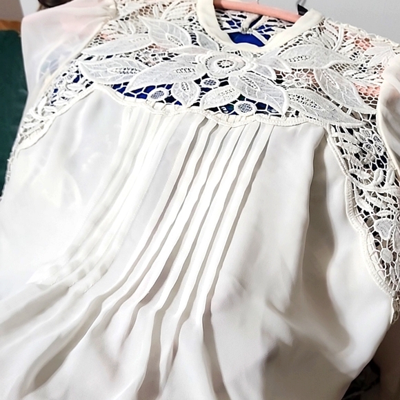 Express cream victorian boho style open back blouse - Picture 7 of 7